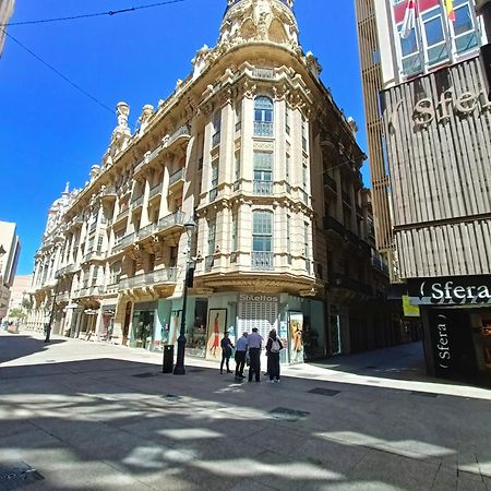 Piso En Pleno Centro De Albacete Con Garajeアパートメント エクステリア 写真