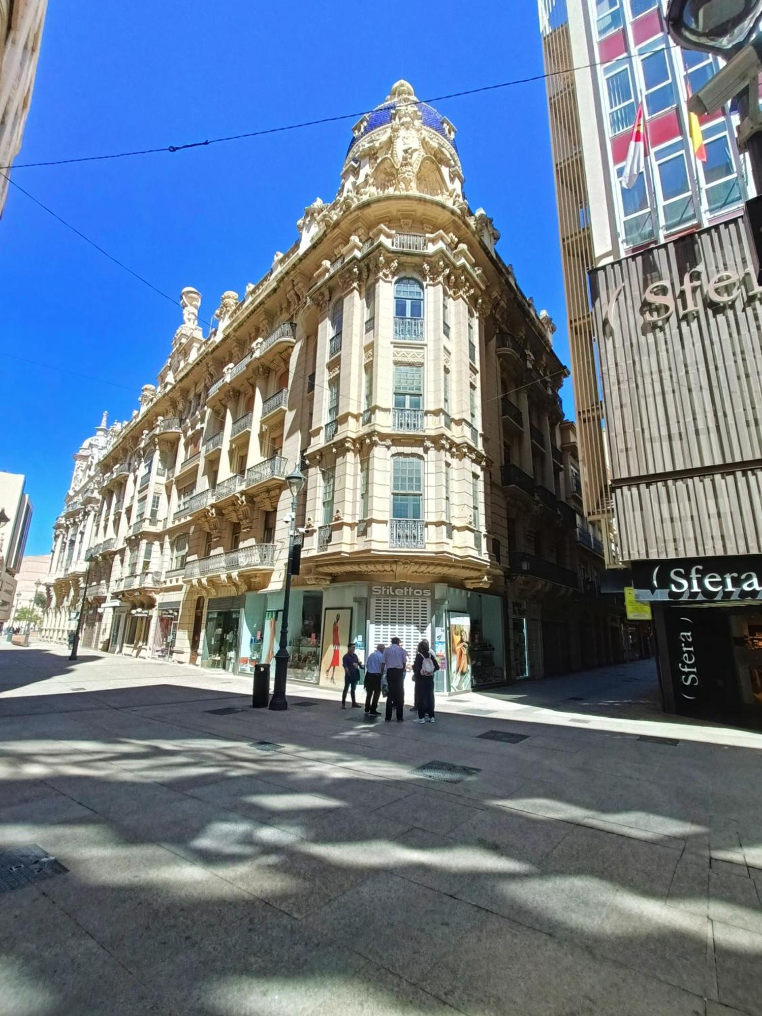 Piso En Pleno Centro De Albacete Con Garajeアパートメント エクステリア 写真